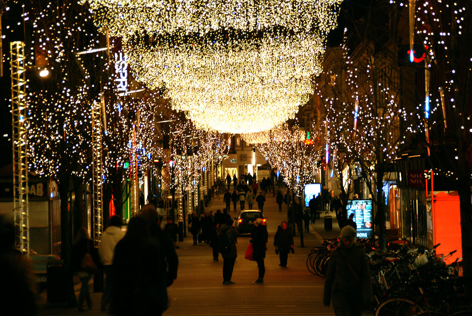 Skal skatteborgerne betale for jul på Strøget?